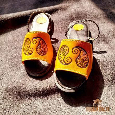 How to Reduce Exportation Expenses of Leather Sandals?