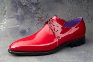 Red patent leather shoes 