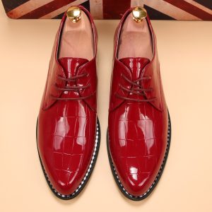 Red patent leather shoes 