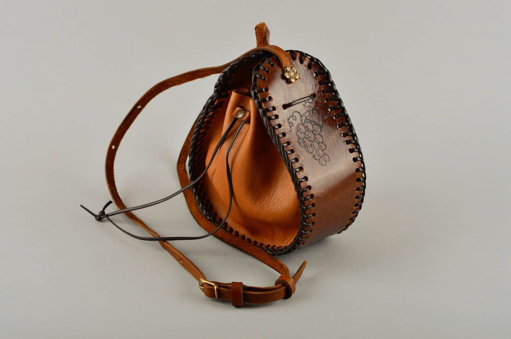  Buy the latest types of authentic leather bags 