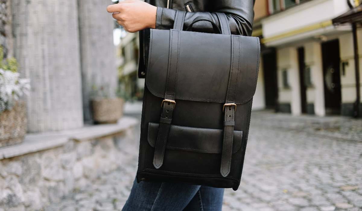  Buy the best types of leather backpack at a cheap price 
