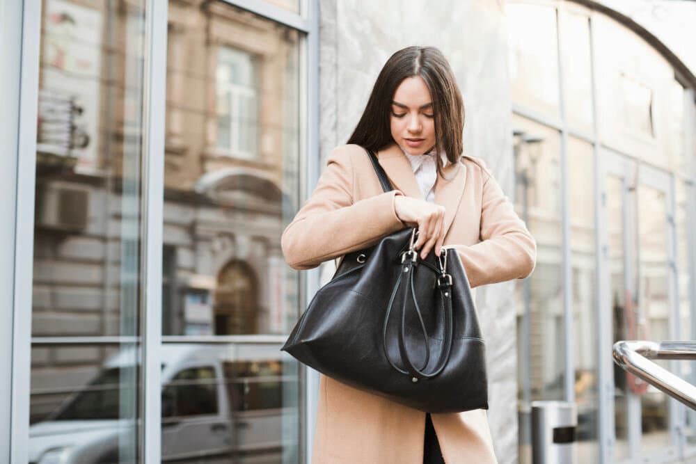  The best price for buying casual leather handbags 