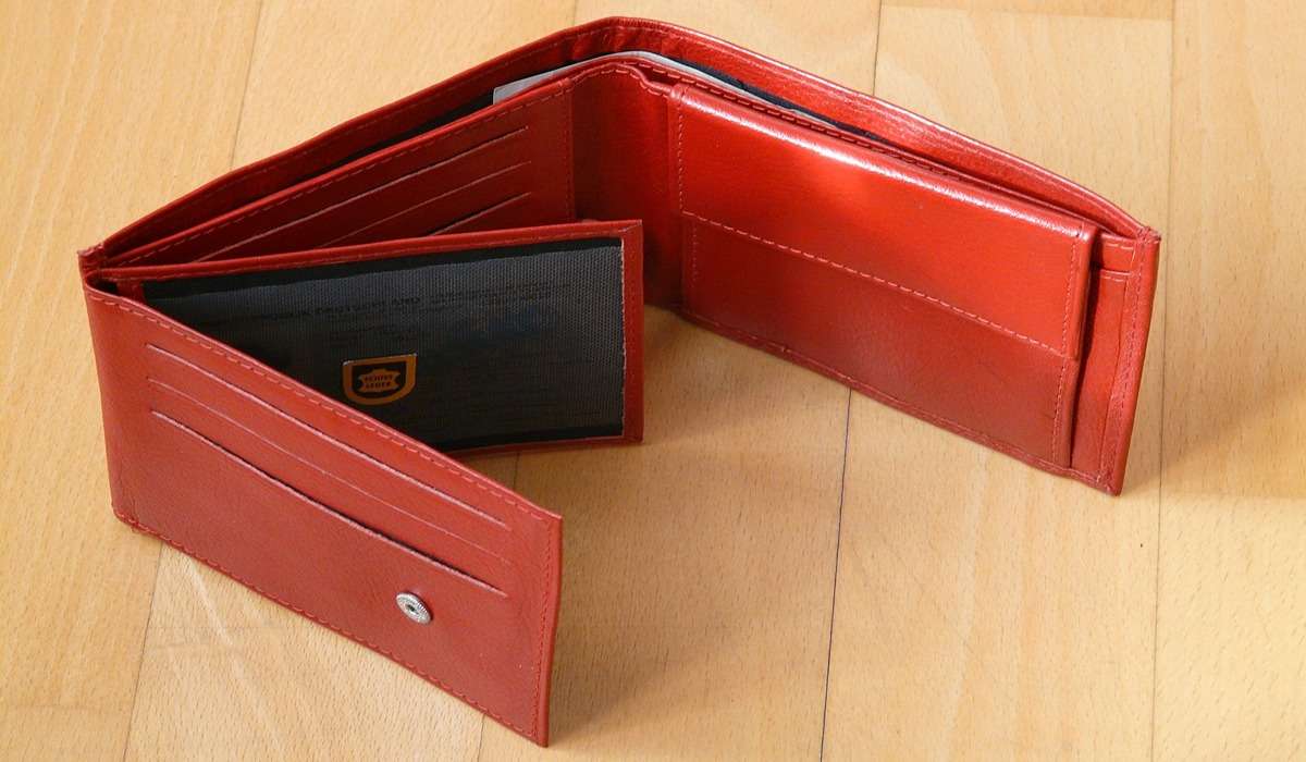  Buy trifold leather wallet types + price 